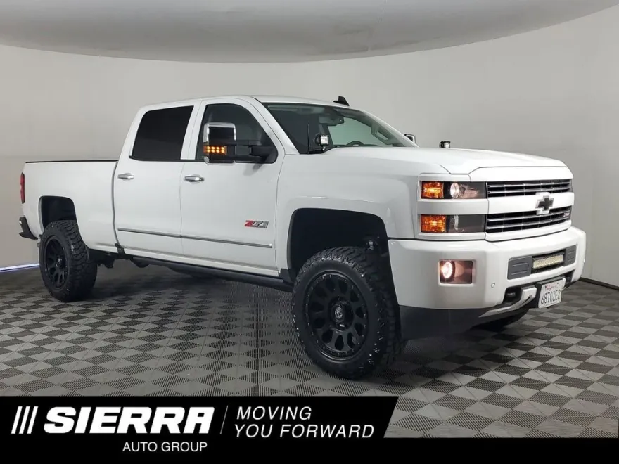 2016 Chevrolet Silverado 2500HD LT photo 1