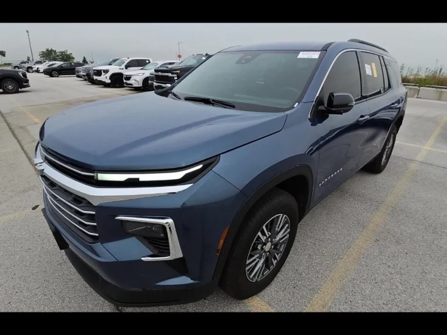 2025 Chevrolet Traverse photo 1