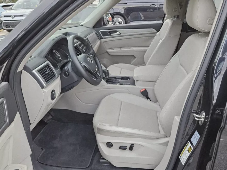 2018 Volkswagen Atlas V6 SE photo 1