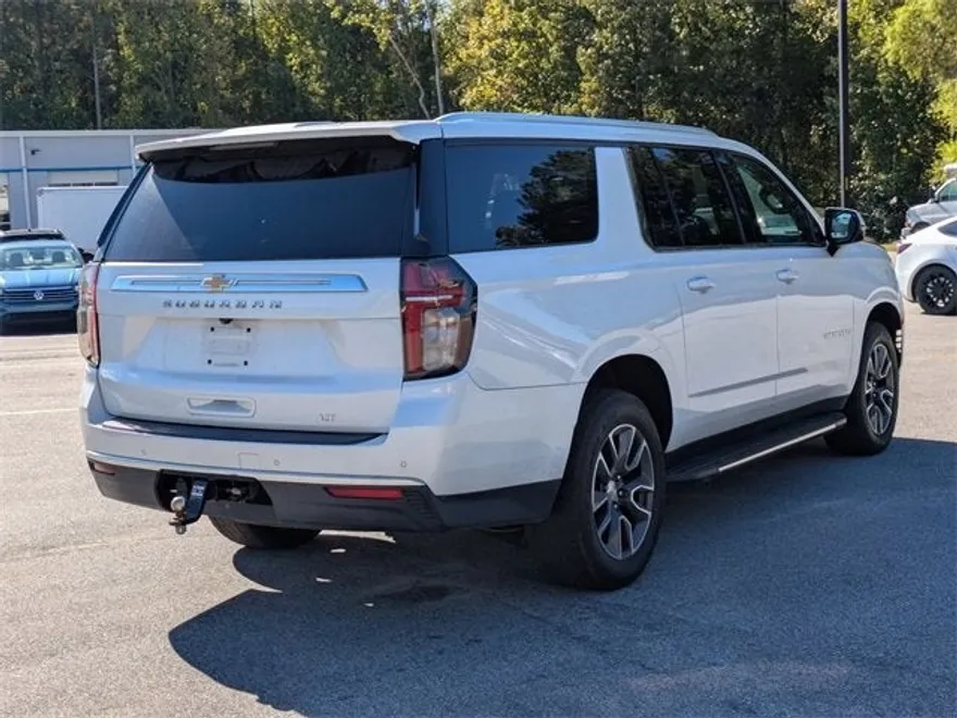 2021 Chevrolet Suburban LT photo 1