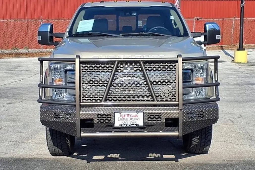 2017 Ford F-250 Lariat photo 1