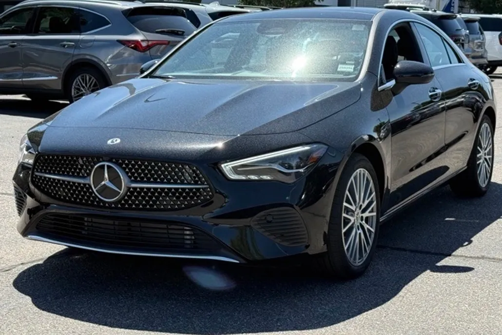 2025 Mercedes Benz CLA 250 4MATIC photo 1
