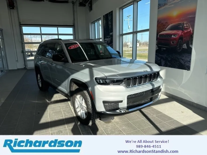 2022 Jeep Grand Cherokee Laredo photo 1