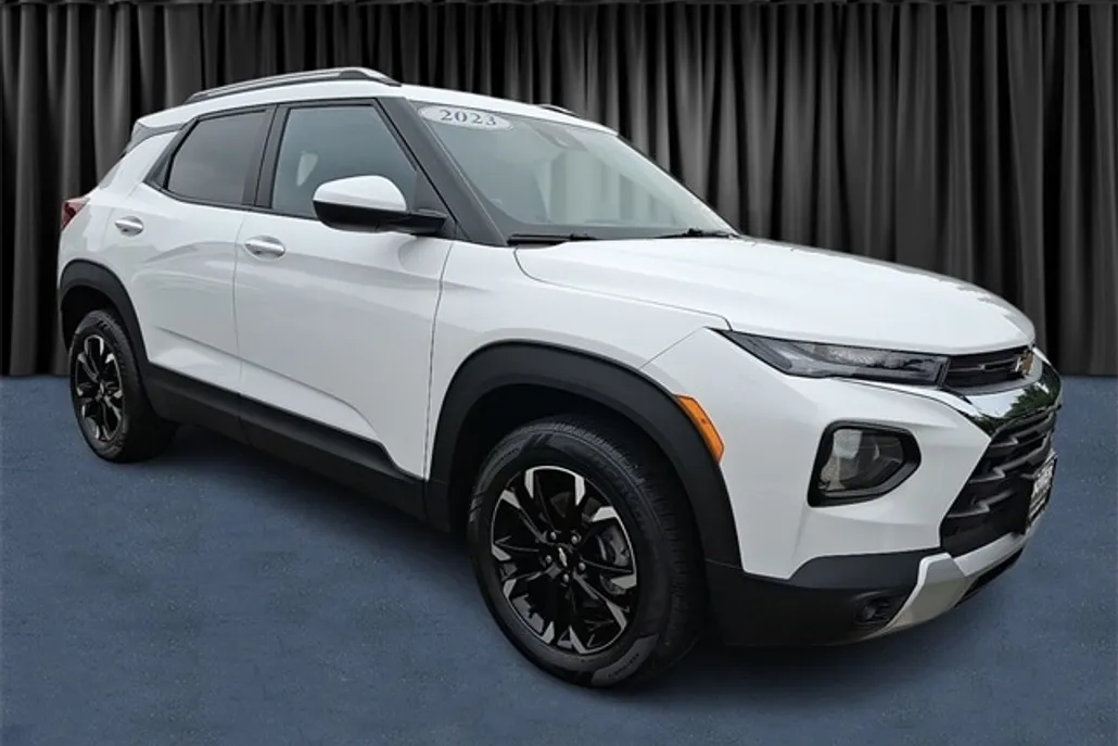 2023 Chevrolet Trailblazer LT photo 1