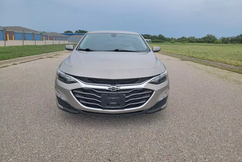 2022 Chevrolet Malibu 1LT photo 1