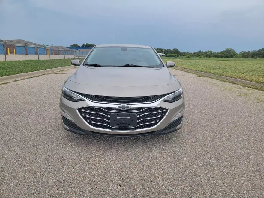 2022 Chevrolet Malibu 1LT photo 1