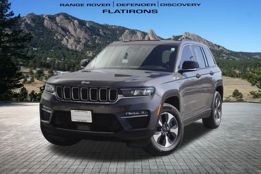 2024 Jeep Cherokee Limited 4xe photo 1