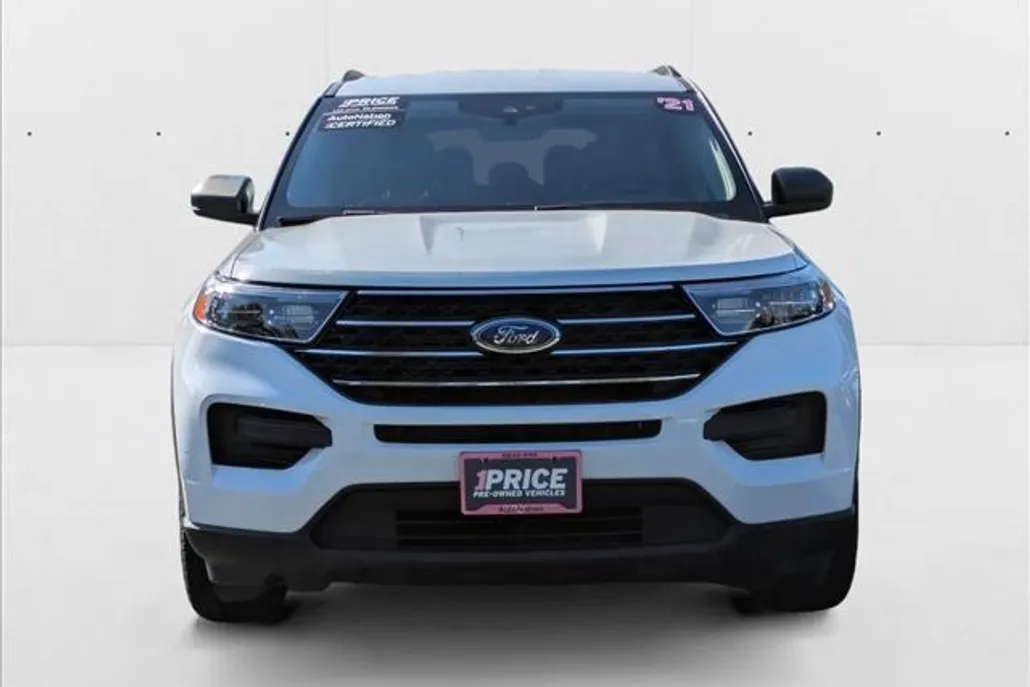 2021 Ford Explorer XLT photo 1