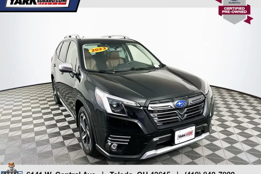 2023 Subaru Forester Touring photo 1