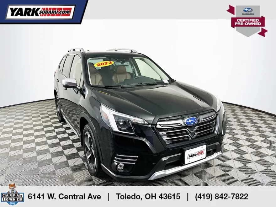2023 Subaru Forester Touring photo 1