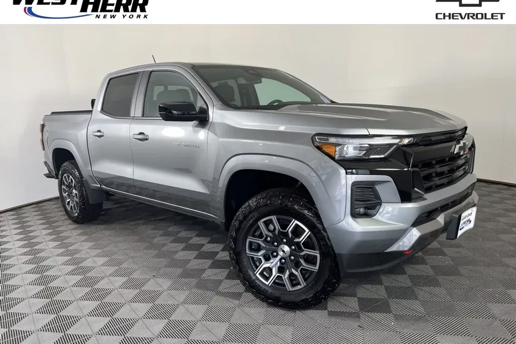 2023 Chevrolet Colorado Z71 photo 1