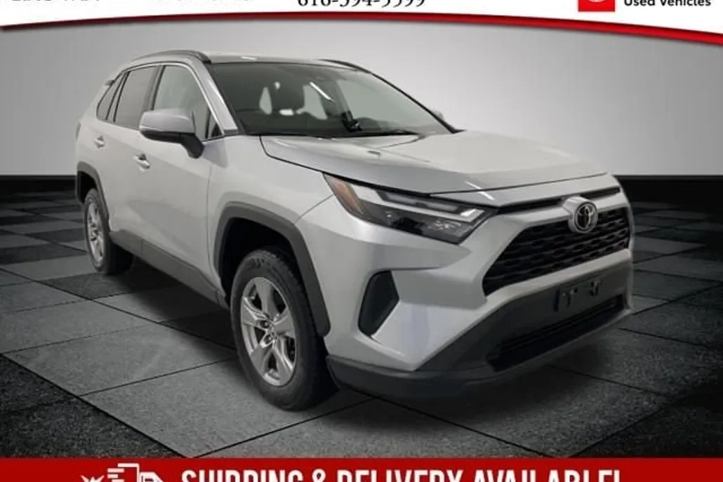 2024 Toyota RAV4 XLE photo 1