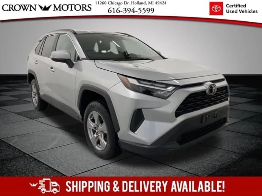 2024 Toyota RAV4 XLE photo 1