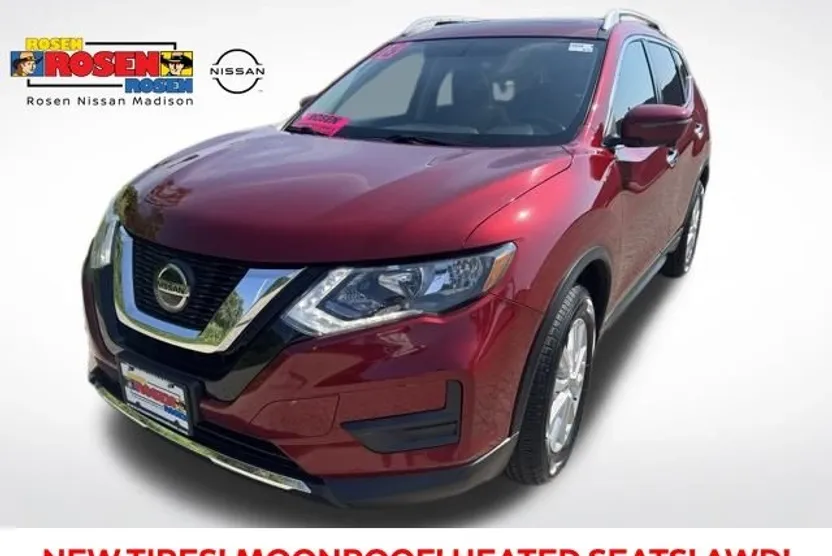 2018 Nissan Rogue SV photo 1