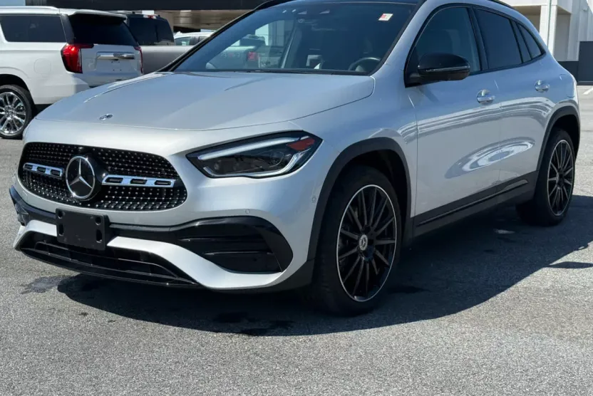 2023 Mercedes Benz GLA 250 4MATIC photo 1