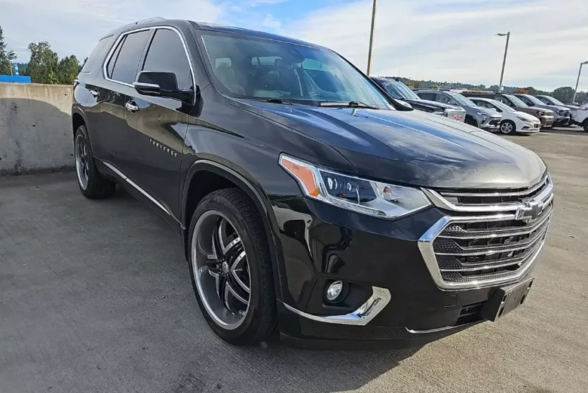 2020 Chevrolet Traverse Premier photo 1