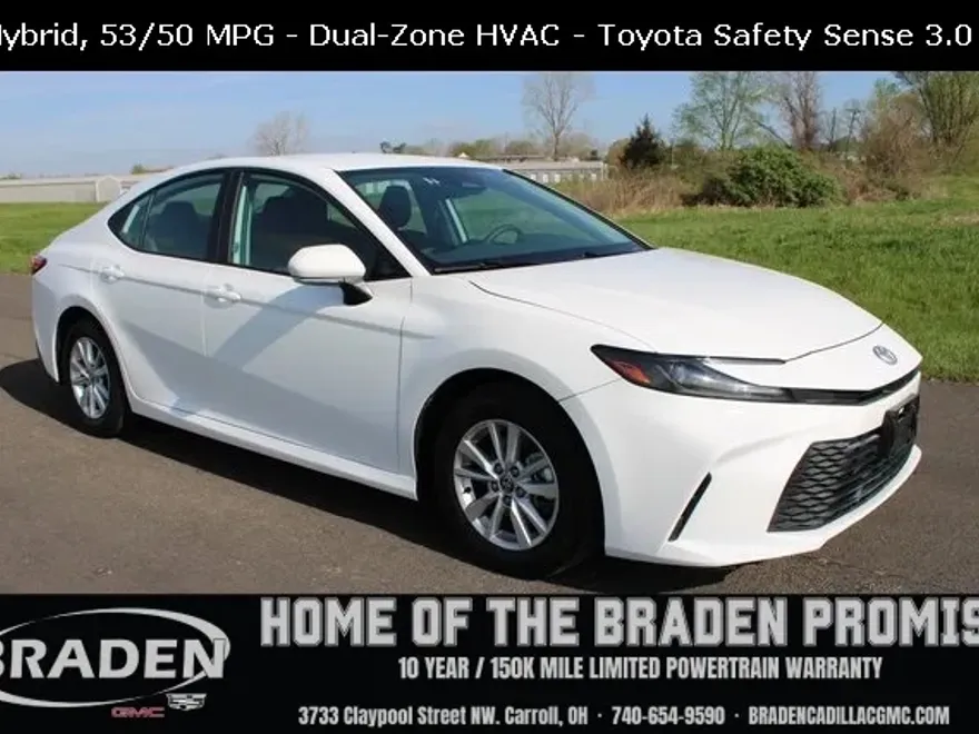 2025 Toyota Camry LE photo 1