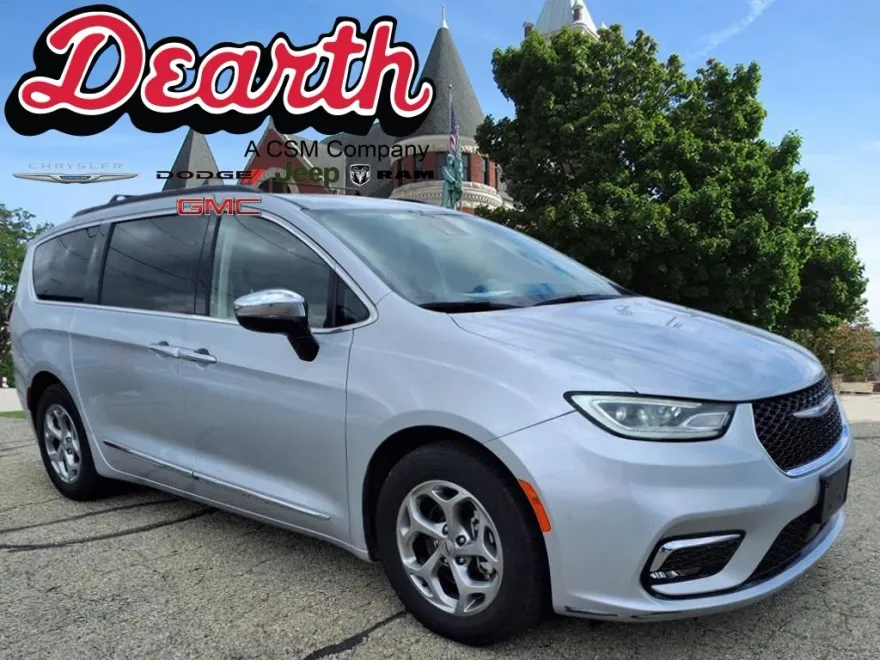 2023 Chrysler Pacifica Limited photo 1