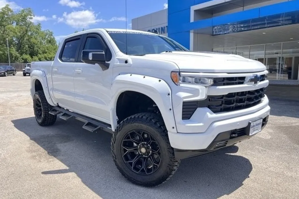 2024 Chevrolet Silverado 1500 RST photo 1