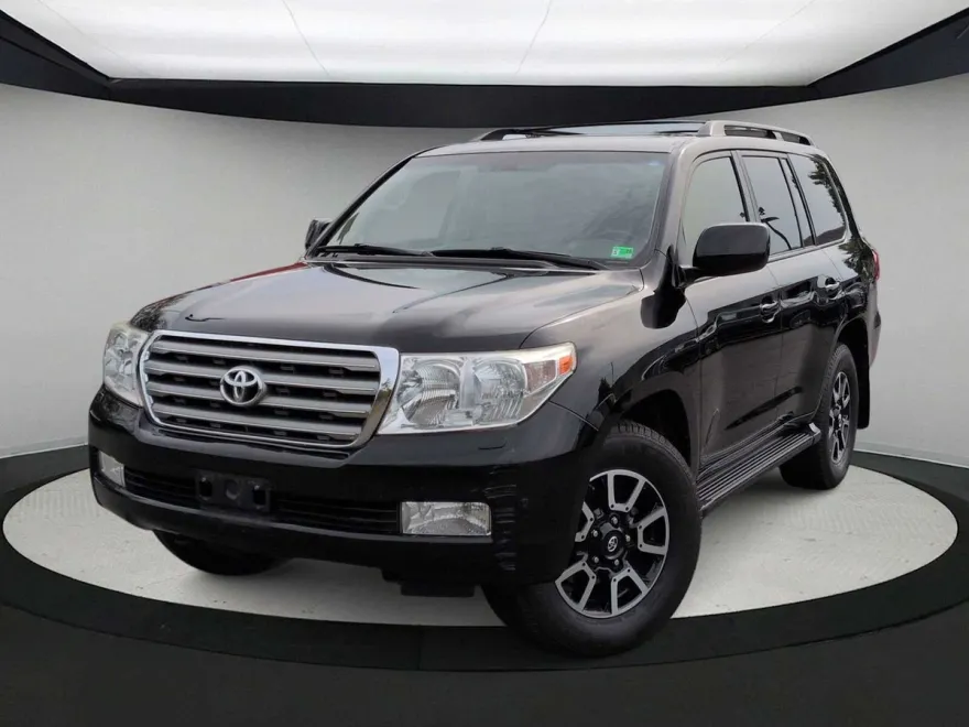 2011 Toyota Land Cruiser VX photo 1