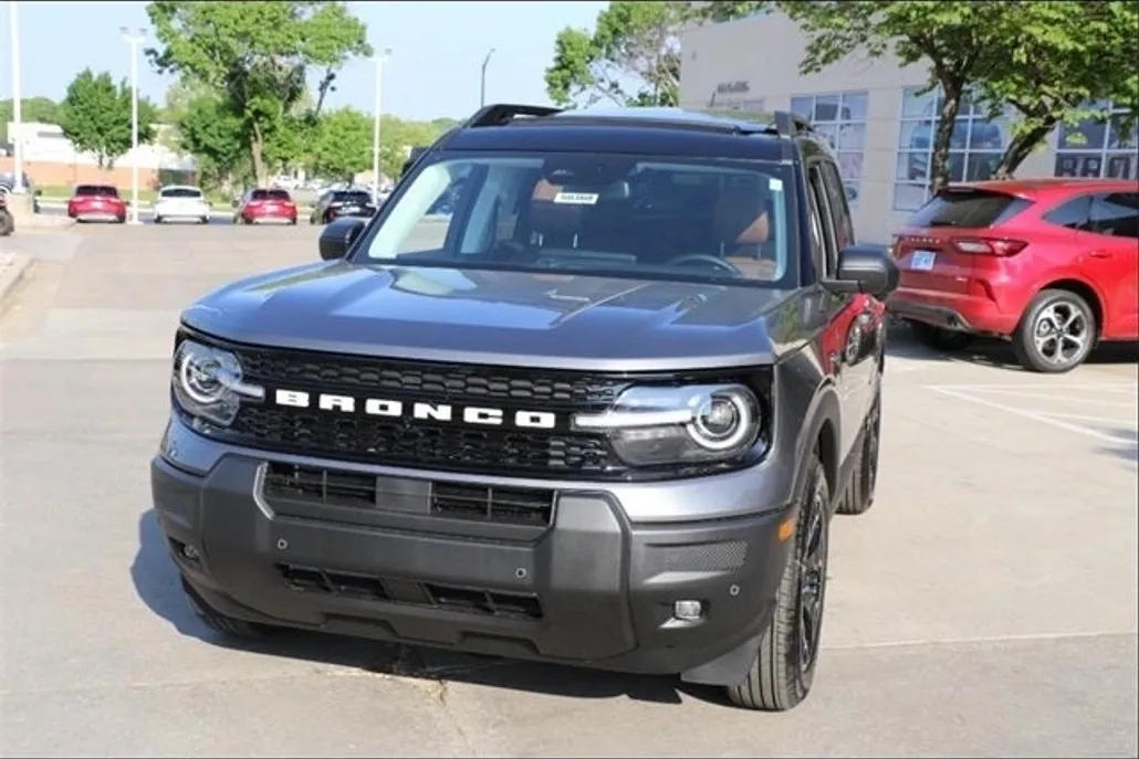 2025 Ford Bronco Sport Outer Banks photo 1