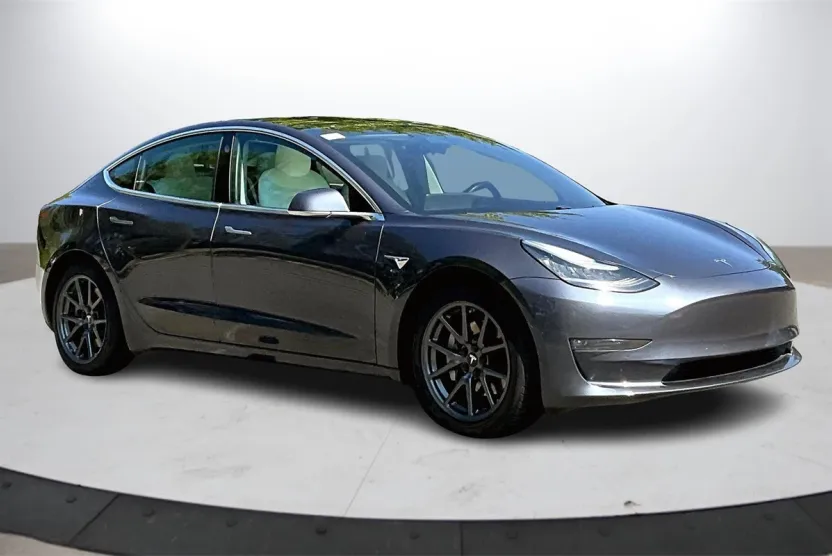 2020 Tesla Model 3 Long Range photo 1