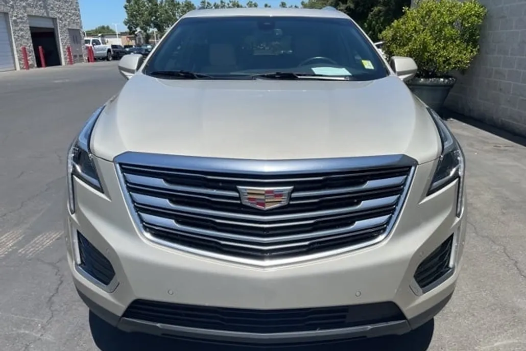 2017 Cadillac XT5 Premium Luxury photo 1