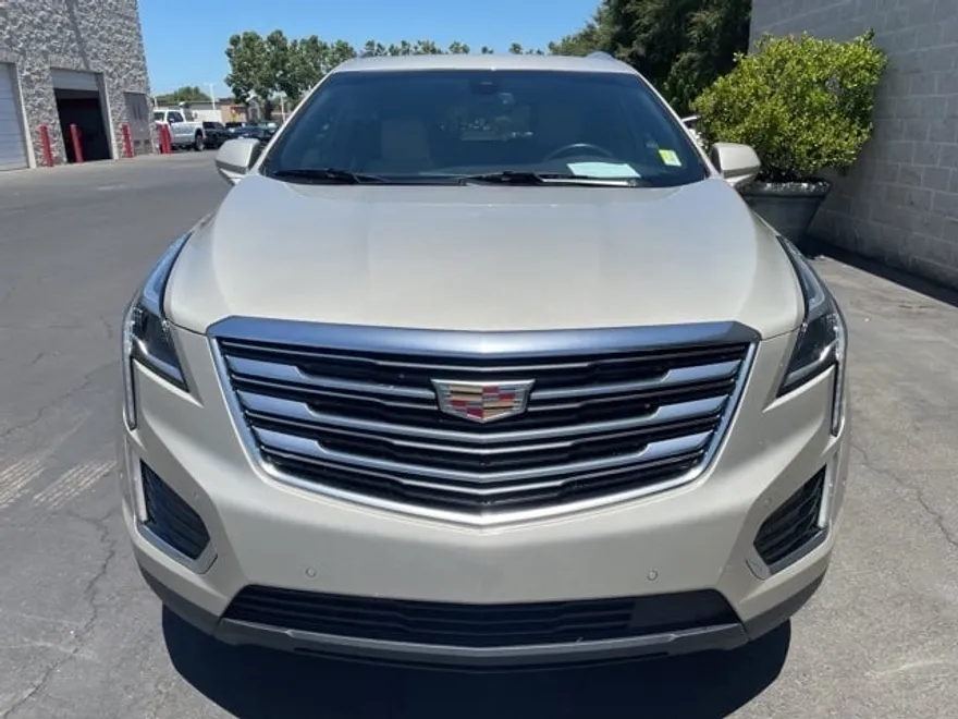 2017 Cadillac XT5 Premium Luxury photo 1