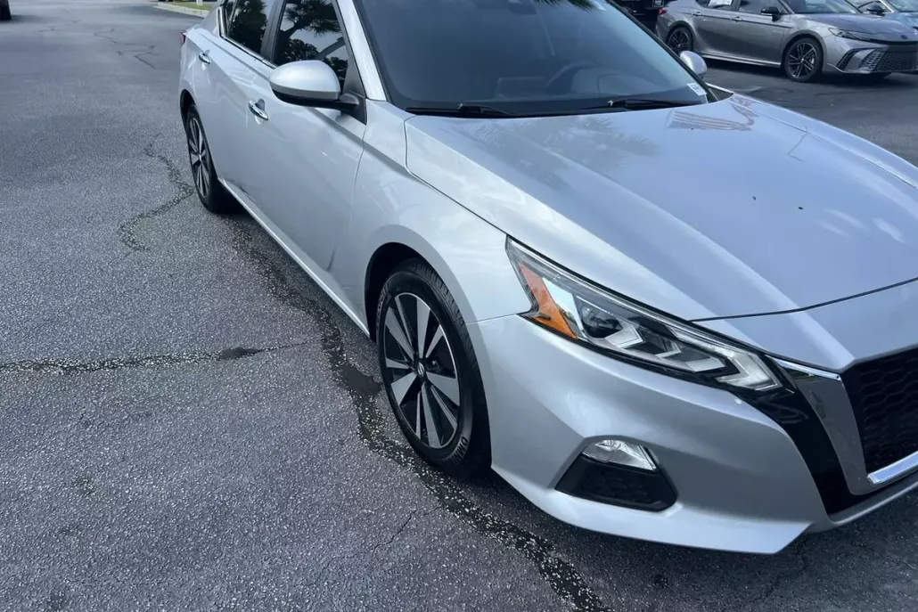 2021 Nissan Altima 2.5 SV photo 1