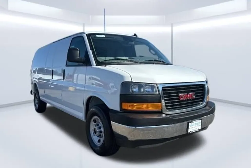 2025 Gmc Savana Cargo 3500 photo 1
