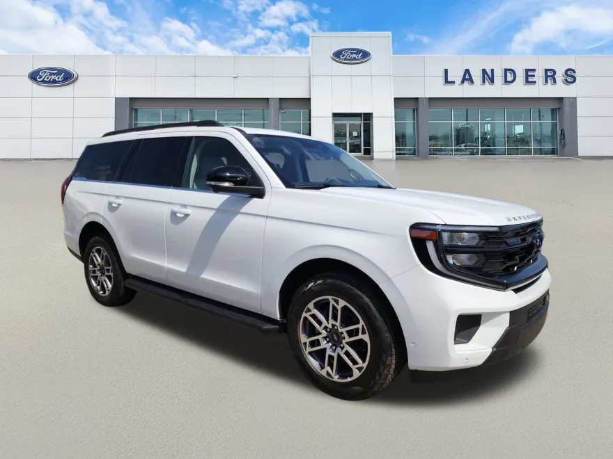 2025 Ford Expedition photo 1