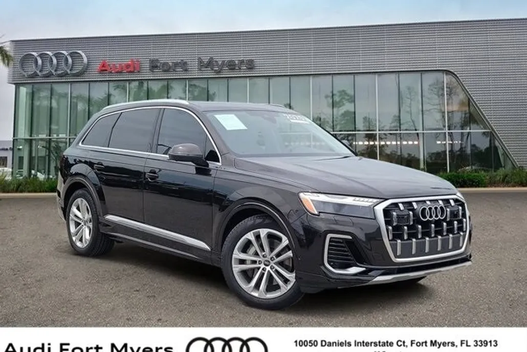 2025 Audi Q7 55 Prestige photo 1