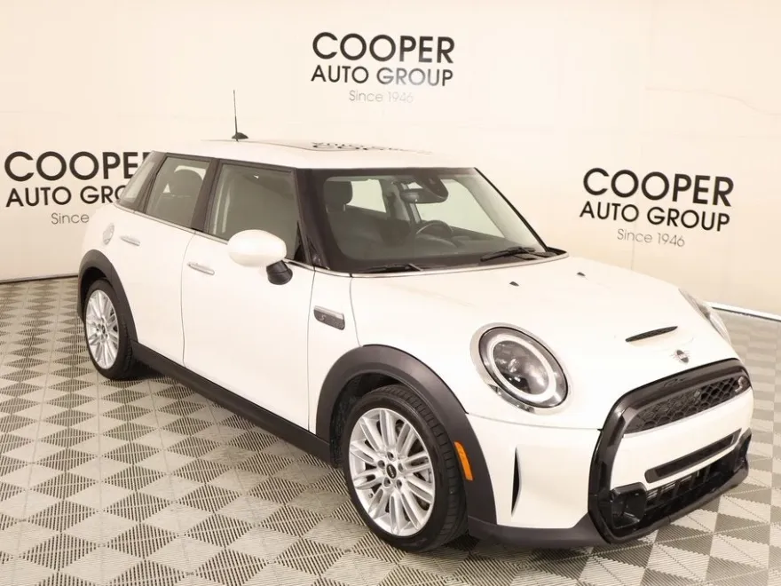 2024 Mini Cooper 4 Door Hardtop S photo 1
