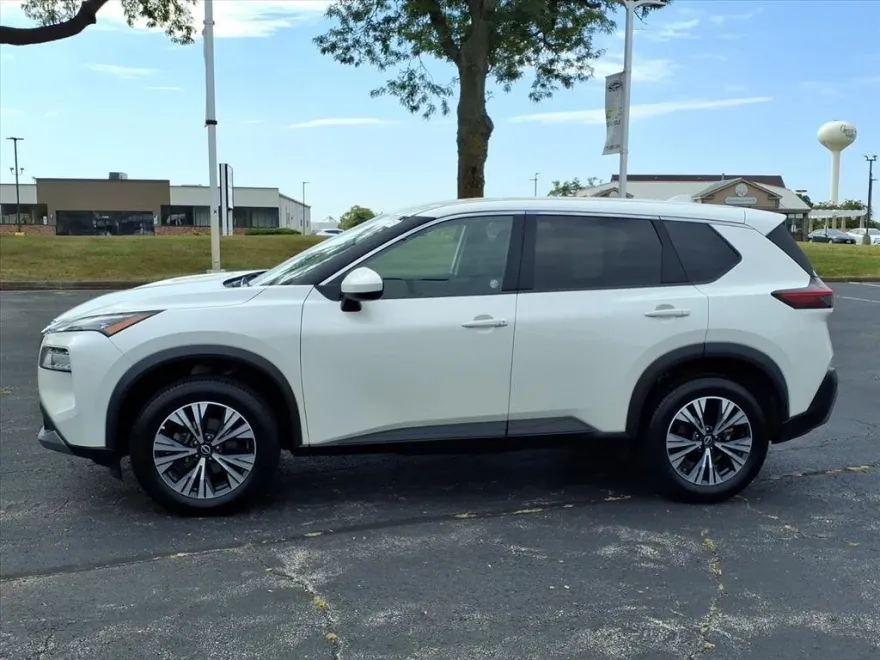 2023 Nissan Rogue SV photo 1