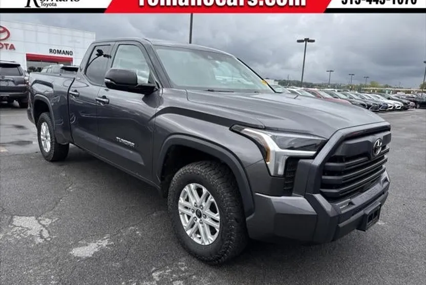2022 Toyota Tundra SR5 photo 1