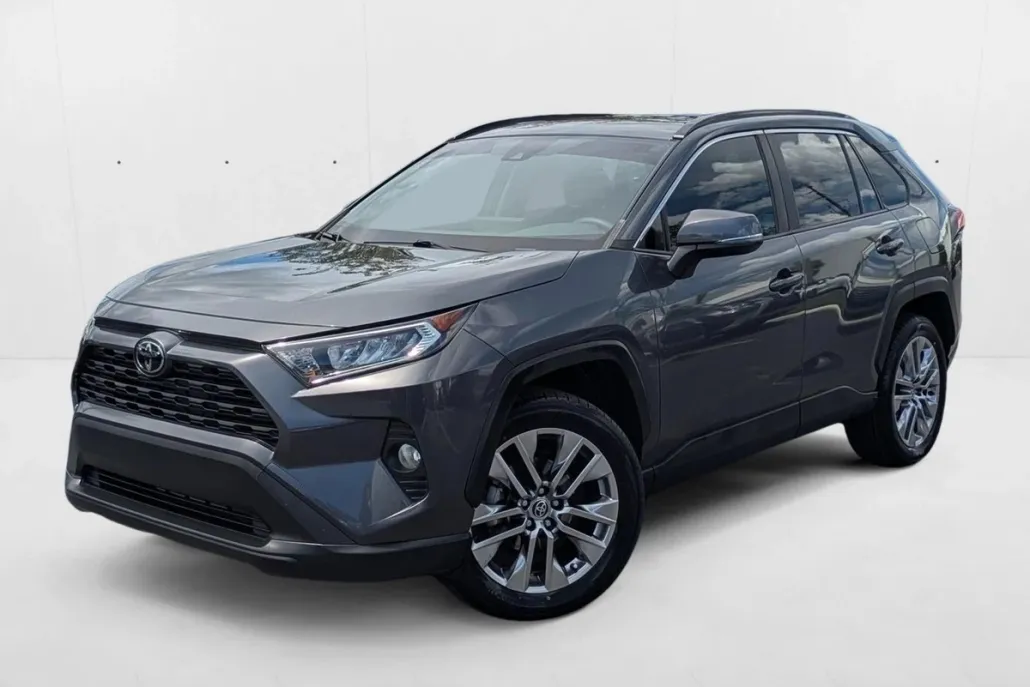 2020 Toyota RAV4 XLE Premium photo 1