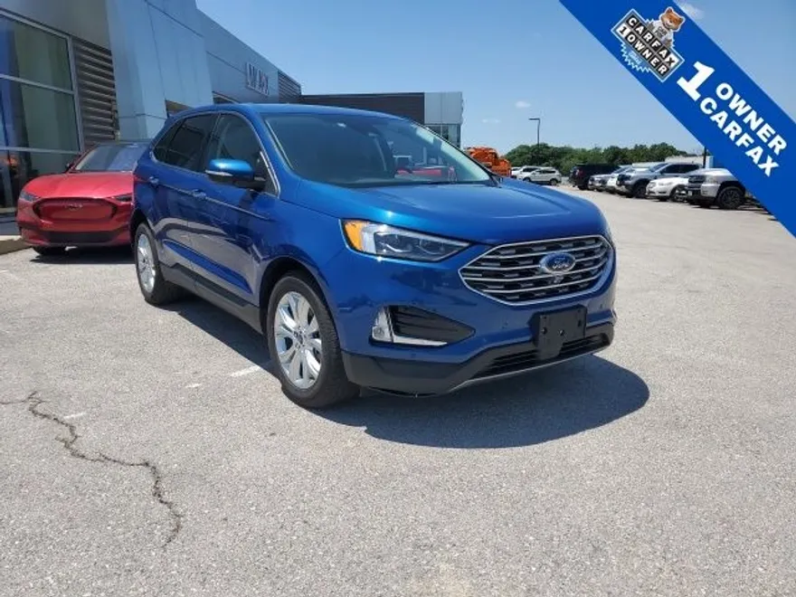 2022 Ford Edge Titanium photo 1