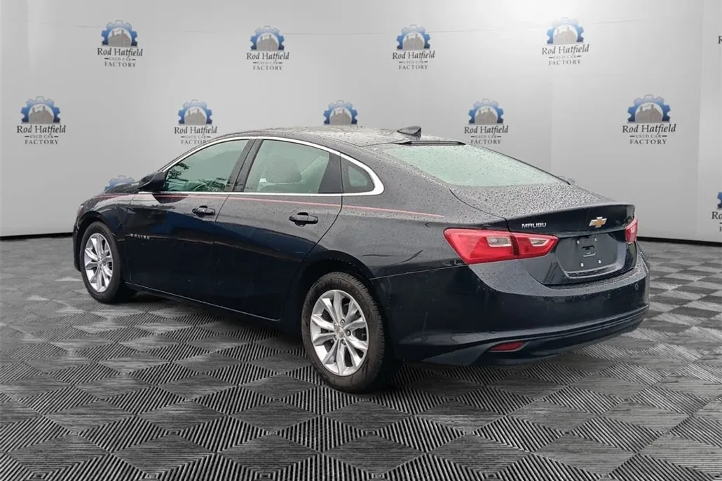 2023 Chevrolet Malibu 1LT photo 1
