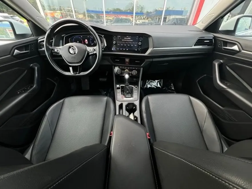 2019 Volkswagen Jetta SEL photo 1