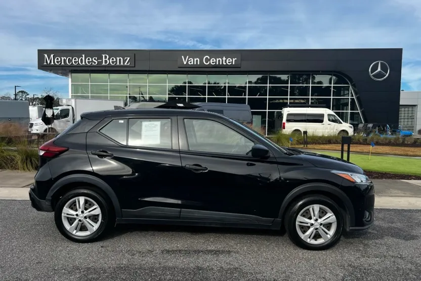 2021 Nissan Kicks S photo 1