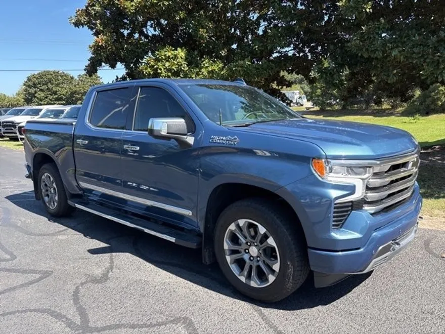2024 Chevrolet Silverado 1500 High Country photo 1