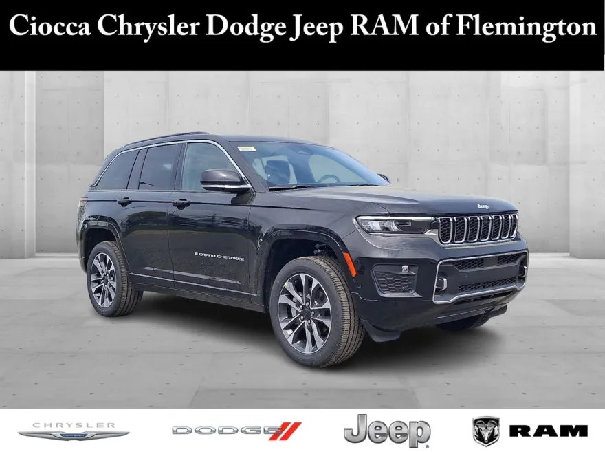 2025 Jeep Grand Cherokee Overland photo 1