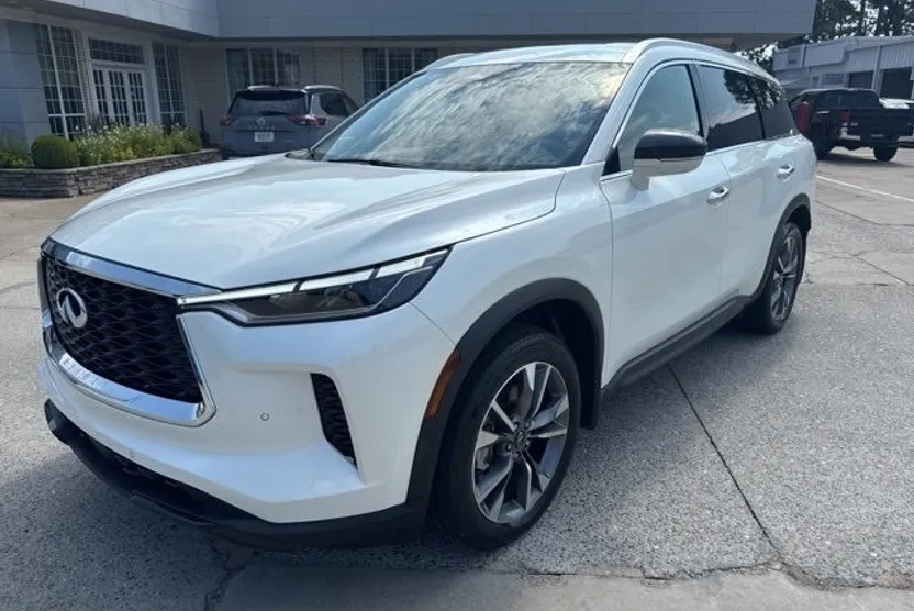 2024 Infiniti QX60 Luxe photo 1