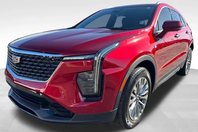 2025 Cadillac XT4 Premium Luxury photo 1