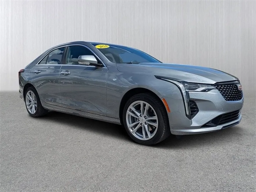 2024 Cadillac CT4 Luxury photo 1