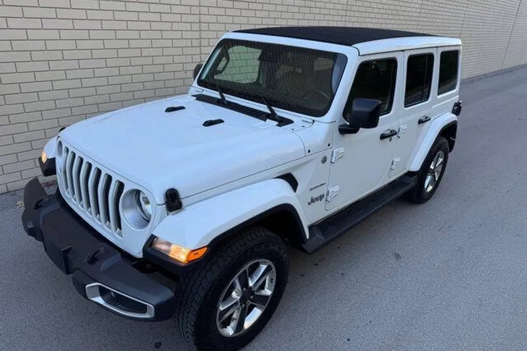 2020 Jeep Wrangler Unlimited Sahara photo 1