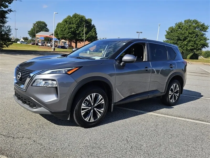 2023 Nissan Rogue SV photo 1