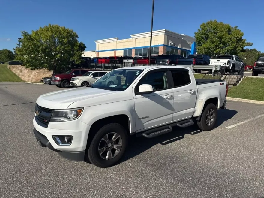 2017 Chevrolet Colorado Z71 photo 1