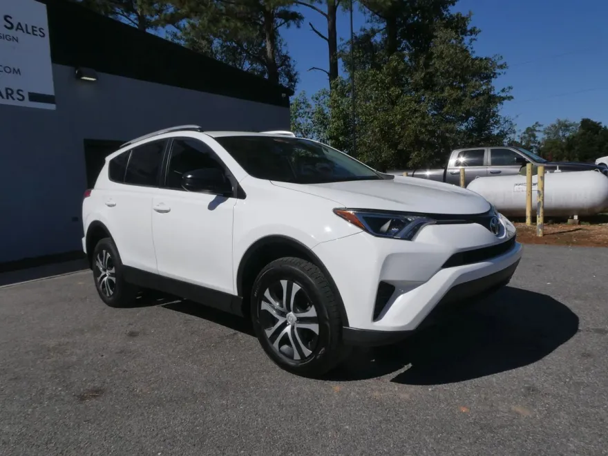 2016 Toyota RAV4 LE Sport photo 1