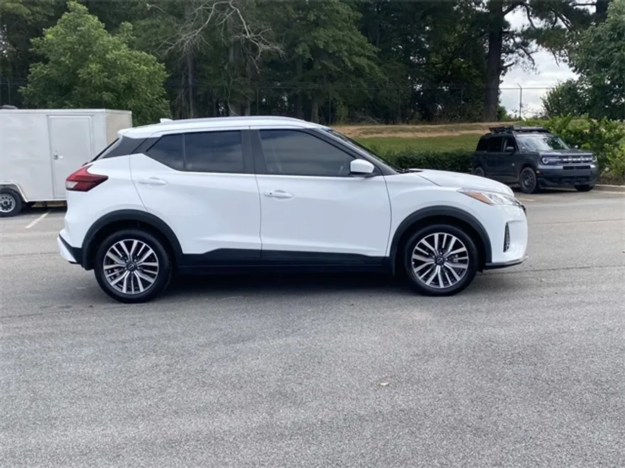 2023 Nissan Kicks SV photo 1